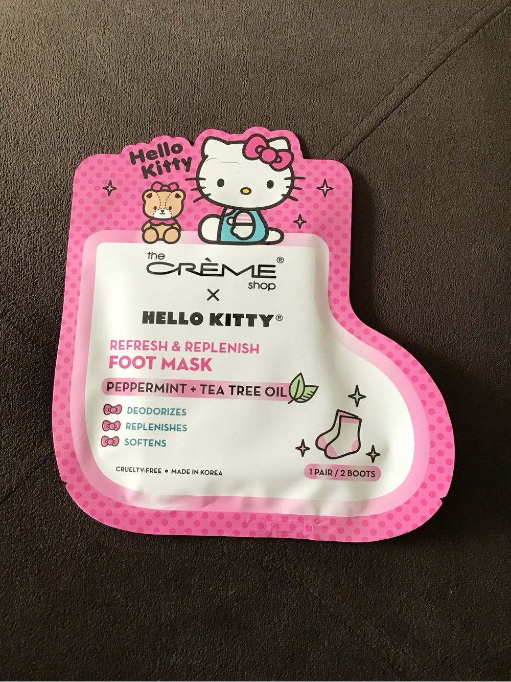 The Crème Shop x Hello Kitty Pink Refresh & Replenish Foot Mask